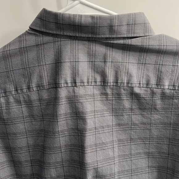 Mens L slim fit stretch DKNY button down. Great condition. - Picture 4 of 5